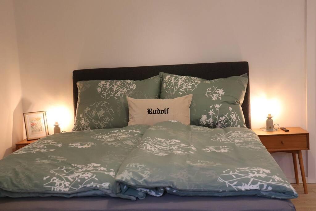 City Apartment Rudolf 26M2 Graz Bagian luar foto